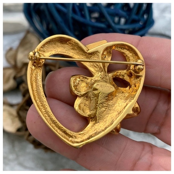 Vintage 1992 Avon May Simulated Emerald Pick Your Birthstone Heart Brooch Pin - Picture 3 of 5